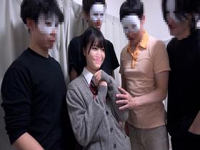 小さい女の子のワレメに中年男たちの極太をメリメリ挿入無邪気な笑顔が強張って虚無顔になった鬼ピストン６P乱交　サンプル画像08